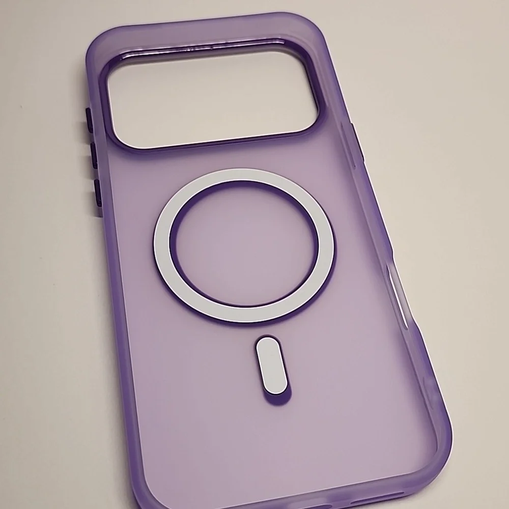 Brand new Apple IPhone 17 Pro Max Magnetic Translucent Silicone Phone case